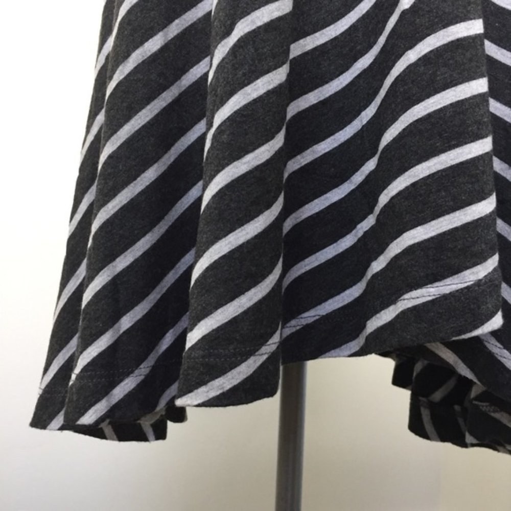 KENNETH COLE Striped Knit Maxi Skirt Dark and Light Gray Sz XS - Picture 6 of 9